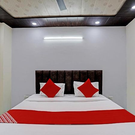 Oyo Flagship Evergreen Tower Hotel Газиабад Экстерьер фото